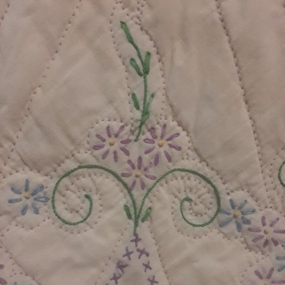 Vintage Purple Quilt Hand Embroidered and Hand Quilted Queen 79 x 102 Queen - Picture 3 of 9